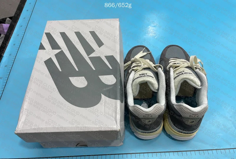 KITH x New Balance 990V3 “CL” M990KS3 7