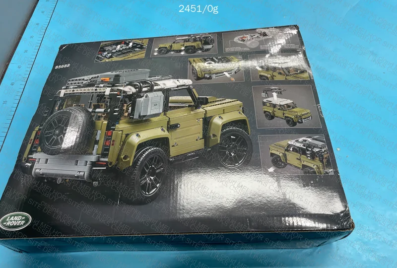 Land Rover Defender - LEGO 3