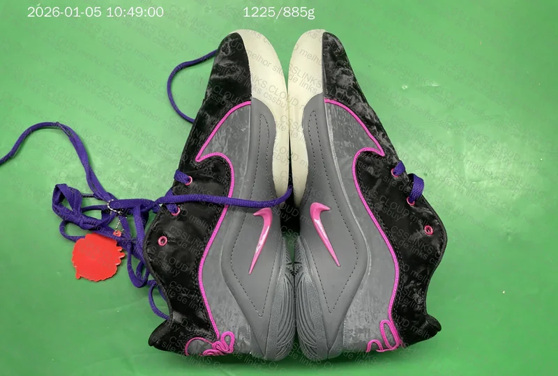 LeBron 22 BlackLight 6