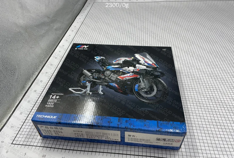 Lego BMW M 1000R 3