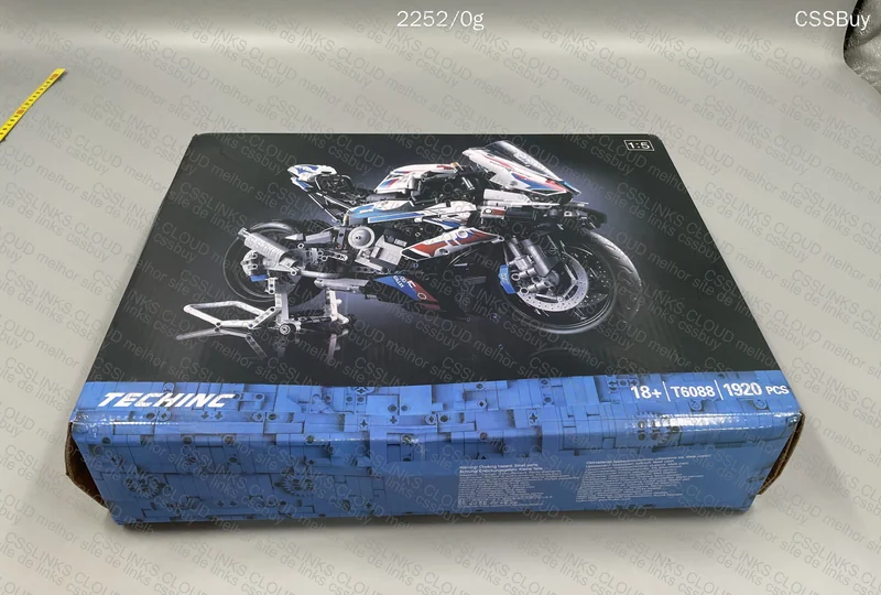 LEGO BMW M1000RR