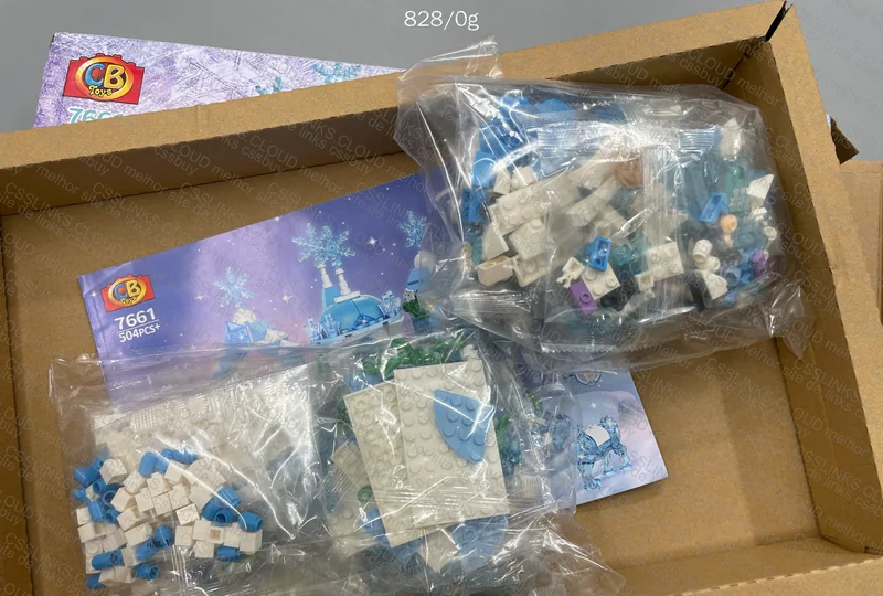 Lego Lisa's Frozen Castle 4