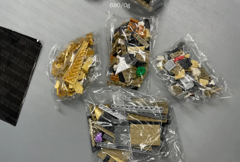 Thanos Gauntlet LEGO 2