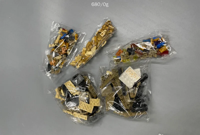 Thanos Gauntlet LEGO 3