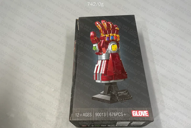 Marvel Iron Man Glove LEGO 2