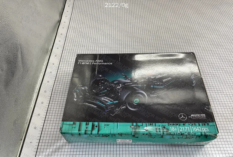 Lego Mercedes - AMG F1 W14