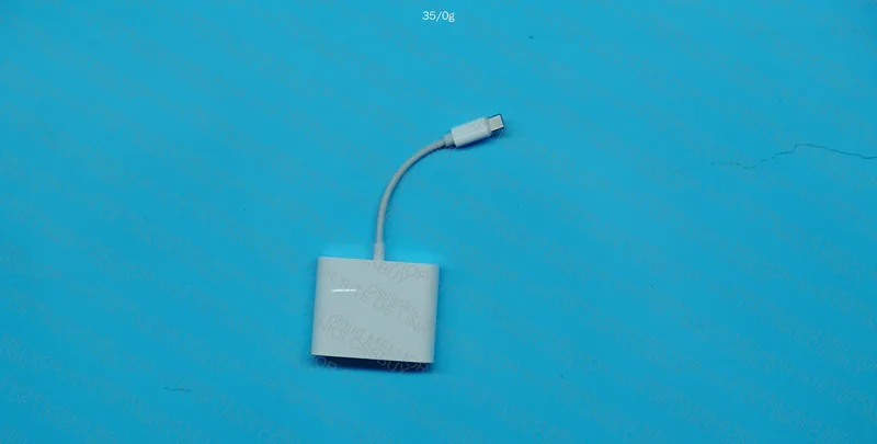SD and MicroSD Card Reader 2