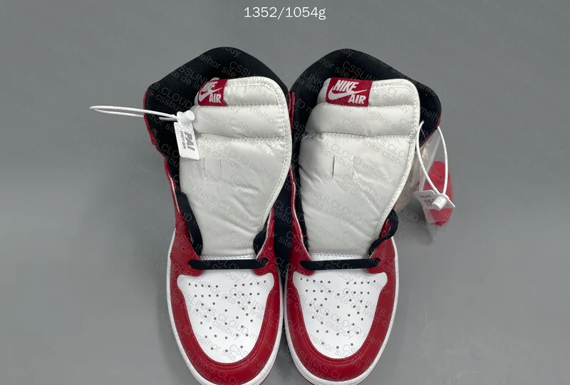 LJR - Air Jordan 1 High - Chicago (2015)