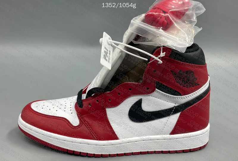 LJR - Air Jordan 1 High - Chicago (2015) 10