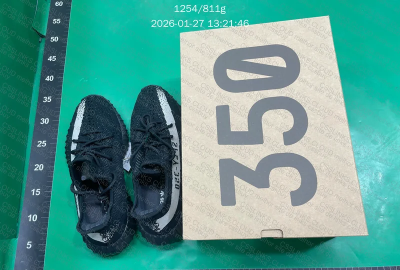 LJR SALE - Yeezy 350v2 oreo
