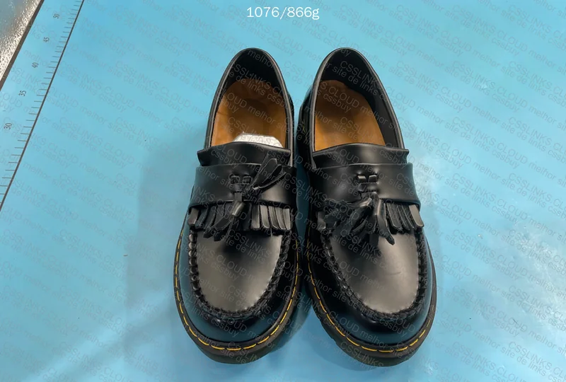 LOAFER DR. MARTENS 2