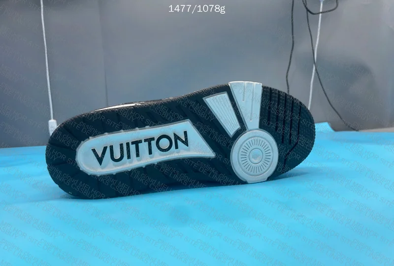 Louis Vuitton Trainer Black and White