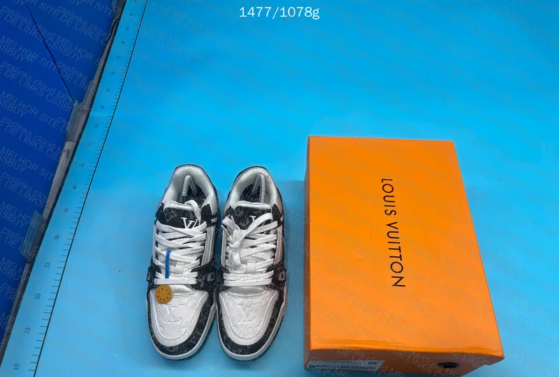 Louis Vuitton Trainer Black and White 10