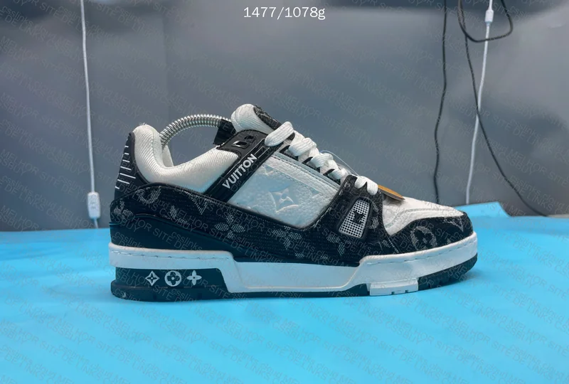 Louis Vuitton Trainer Black and White 4