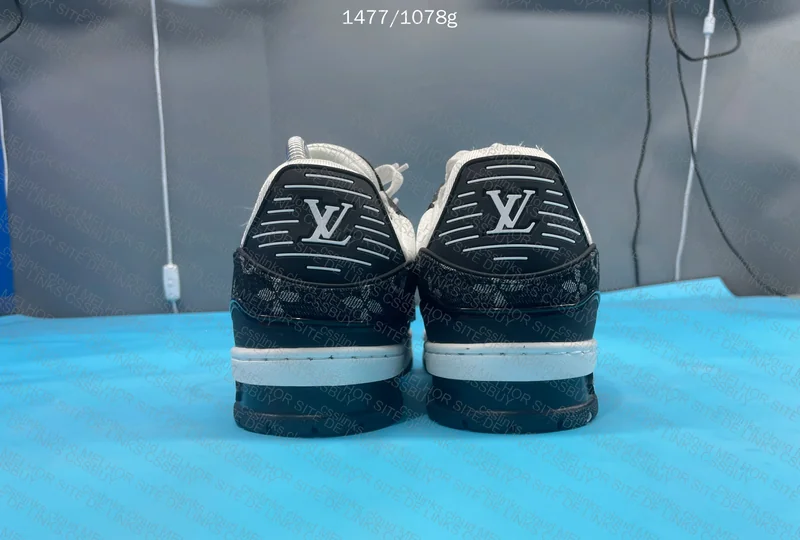 Louis Vuitton Trainer Black and White 7