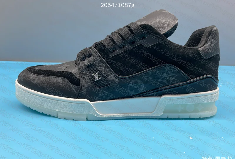 Louis Vuitton LV - Black Monogram 10