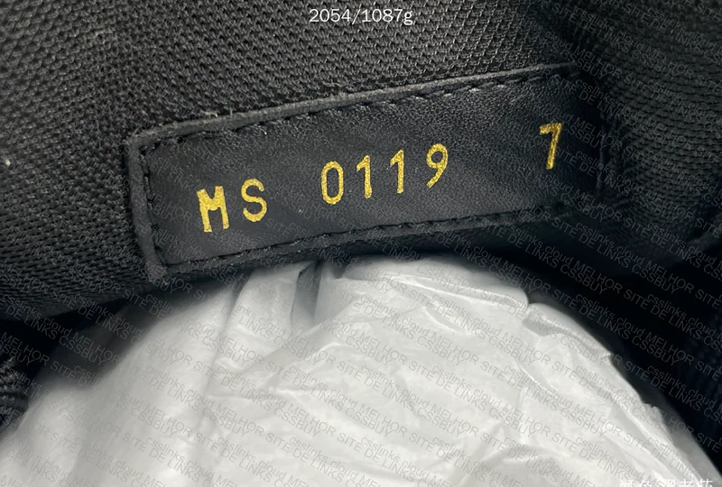 Louis Vuitton LV - Black Monogram 7