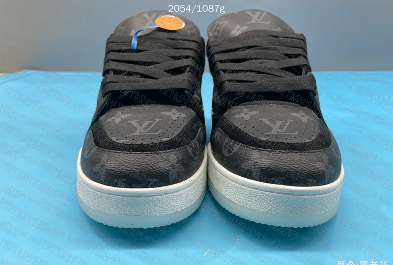 Louis Vuitton LV - Black Monogram 8