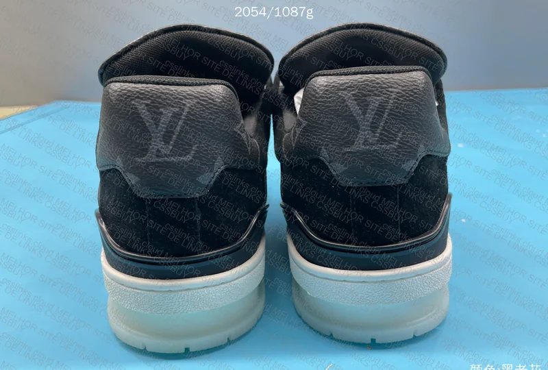 Louis Vuitton LV - Black Monogram 9