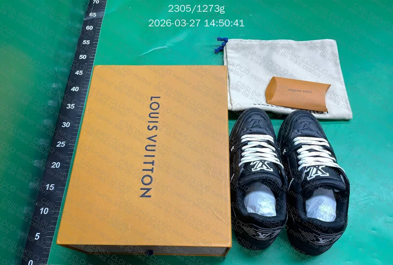 Louis Vuitton Preto