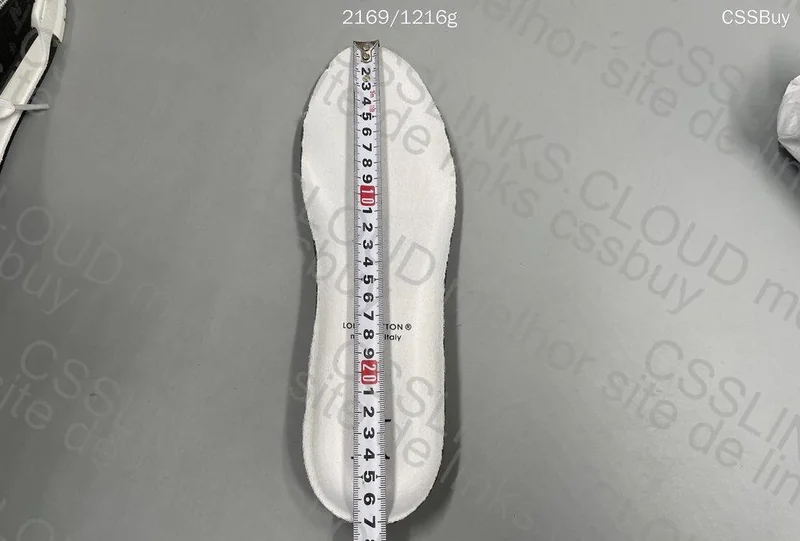 Louis Vuitton Trainer Black and White Denim - Jelly 11