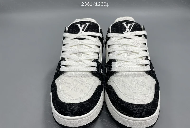 LOUIS VUITTON TRAINER - LV 2