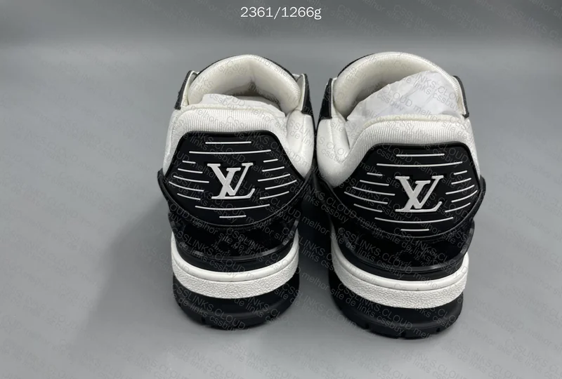 LOUIS VUITTON TRAINER - LV 3
