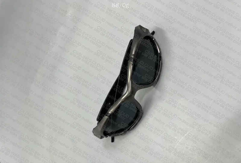 Oakley Loupe 4