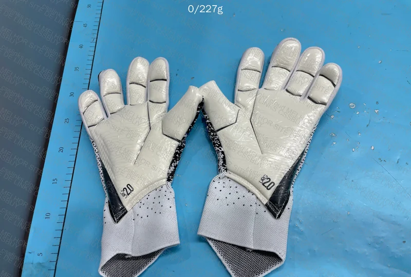 Goalkeeper Glove 3