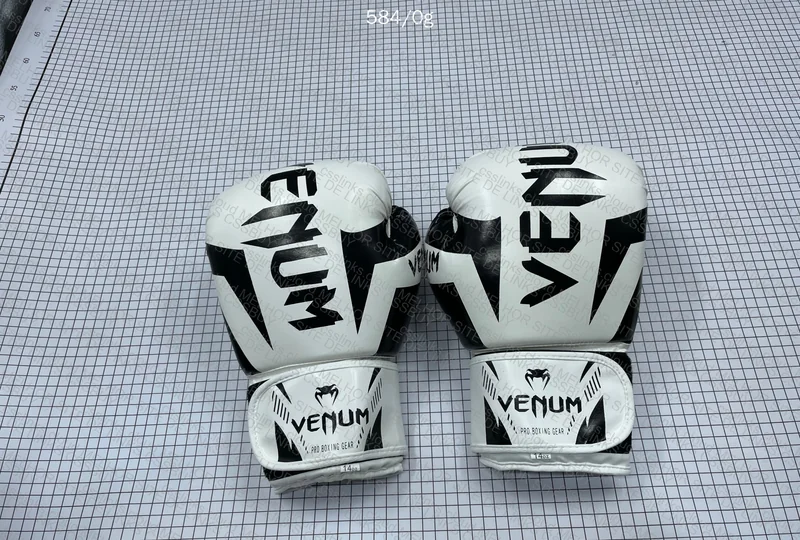 Venum Muay Thai 14oz Glove 2