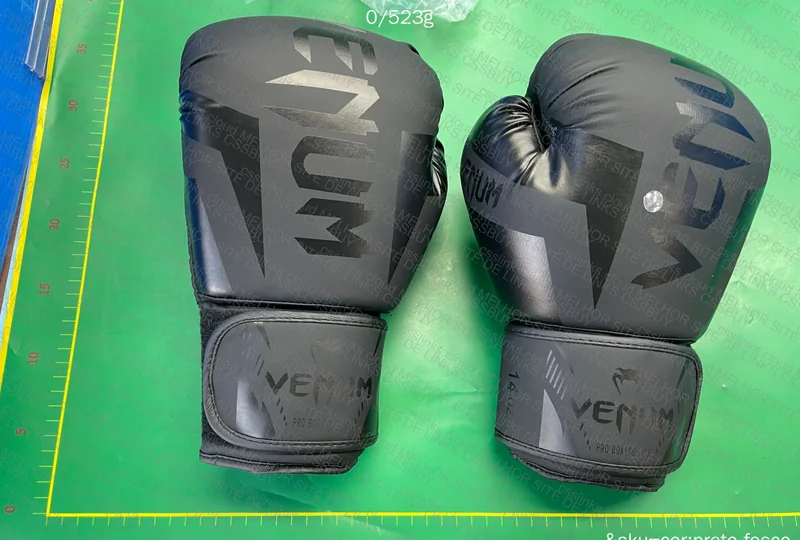 Venum Muay Thai Glove 2