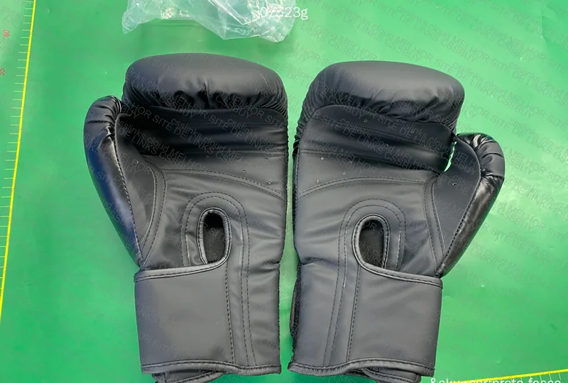 Venum Muay Thai Glove 3