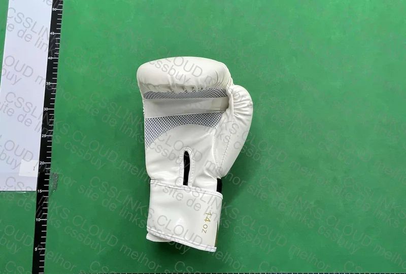 Venum Gloves 3