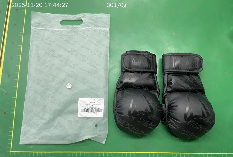 Venum Gloves
