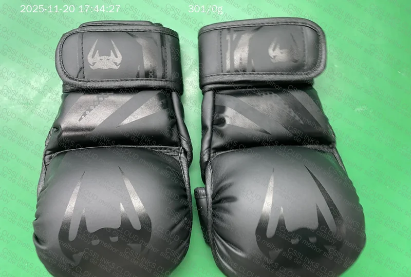 Venum Gloves 2