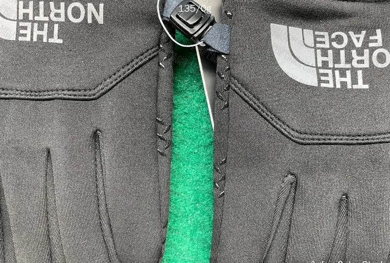 TNF Cold Gloves 3