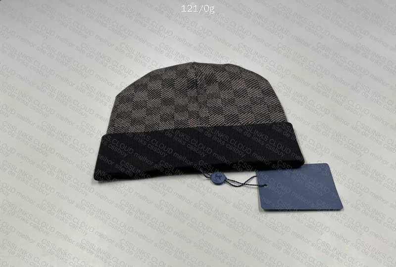 lv beanie 5$ 2