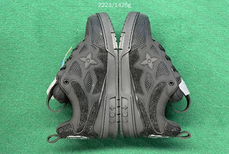 LV SKATE - Black Crystal