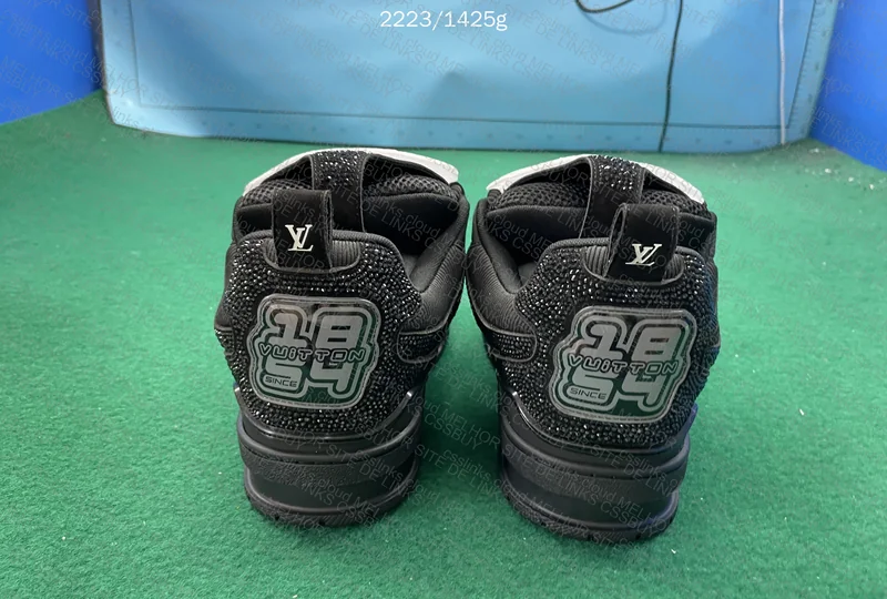 LV SKATE - Black Crystal 4