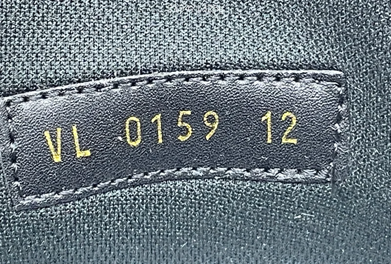 LV Trainer Black 3