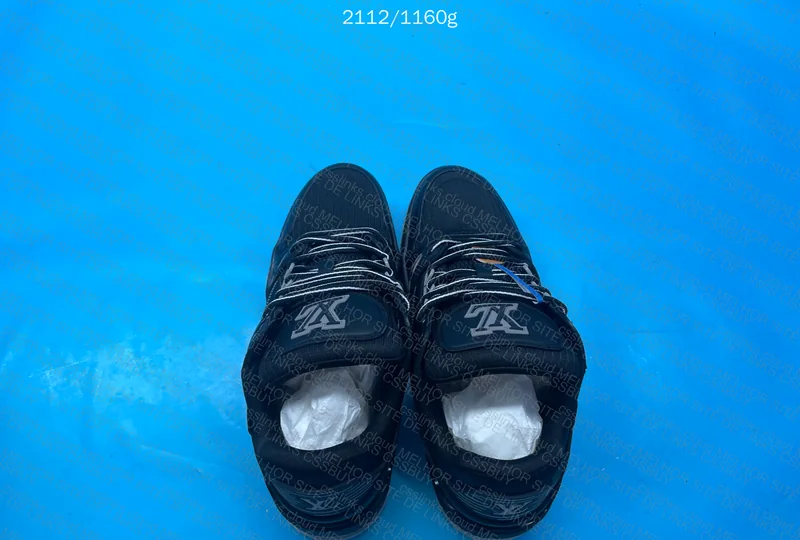 LV Trainer Black 2