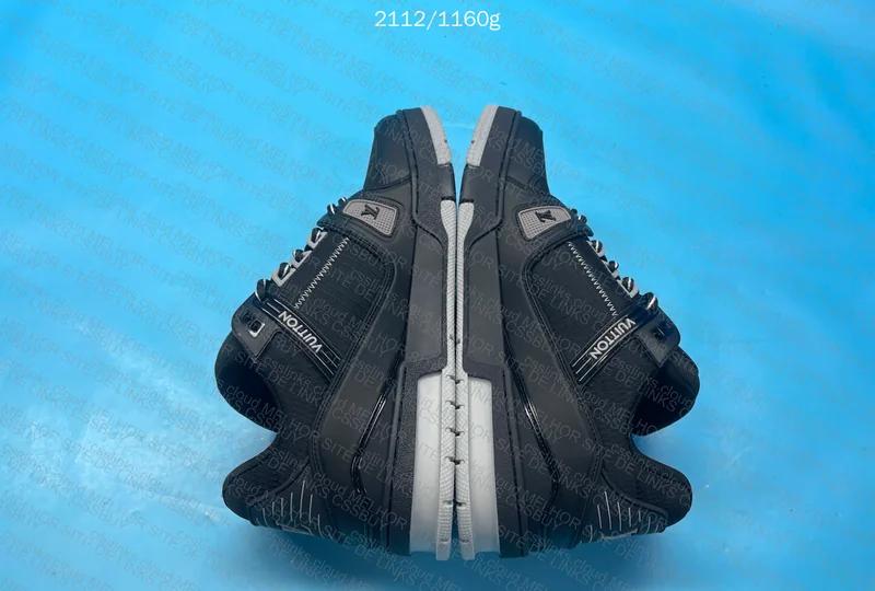 LV Trainer Black 6