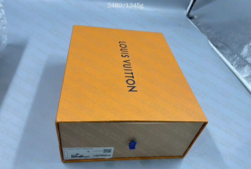LV trainer black and white 3
