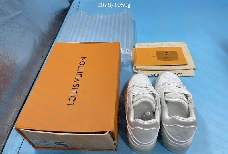 LV TRAINER BLIND BOX