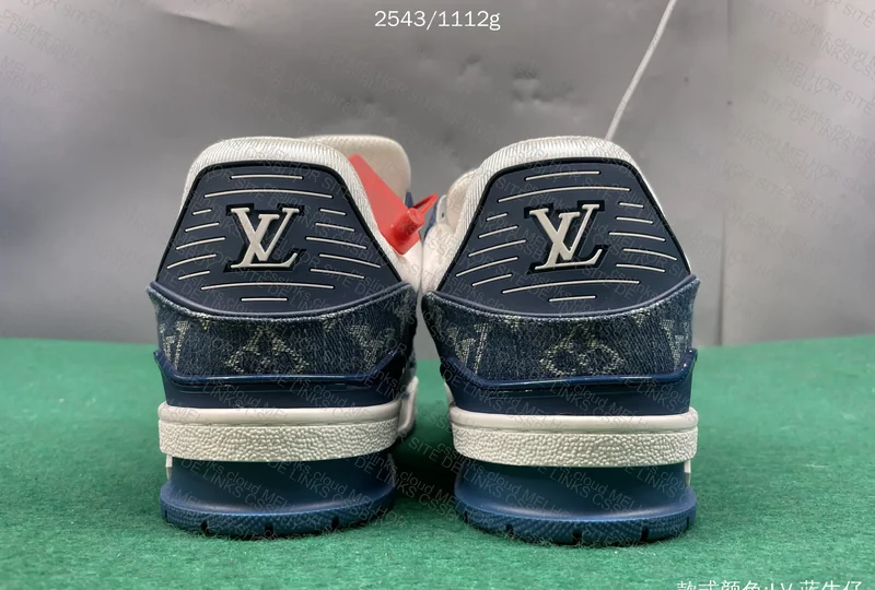 LV TRAINER DENIM 2