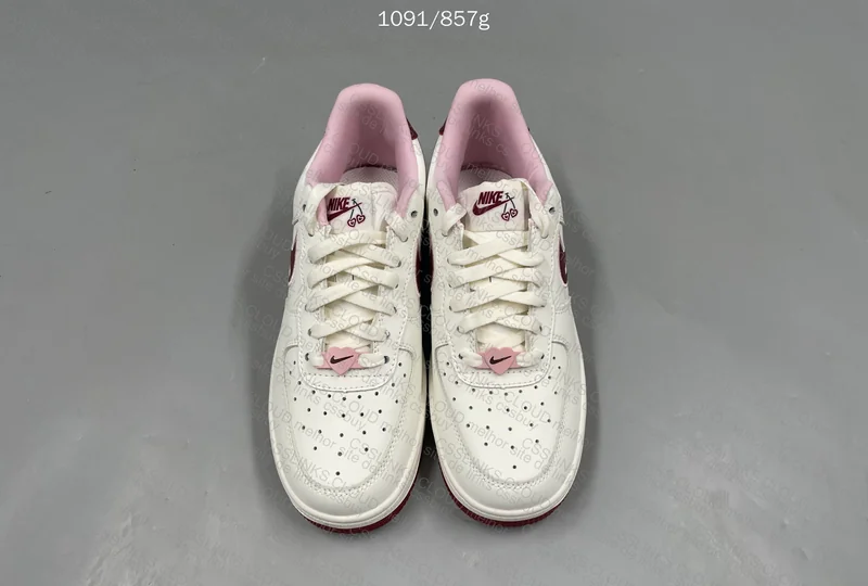 LV Trainer Denin + Af1 Valentines 2023