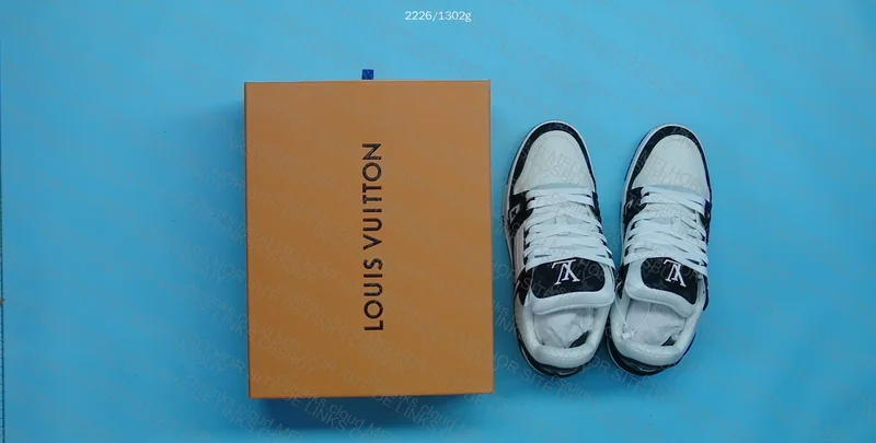 LV Trainer esquisito 2