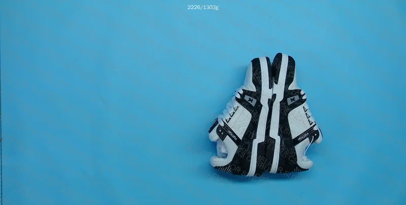 LV Trainer esquisito 3