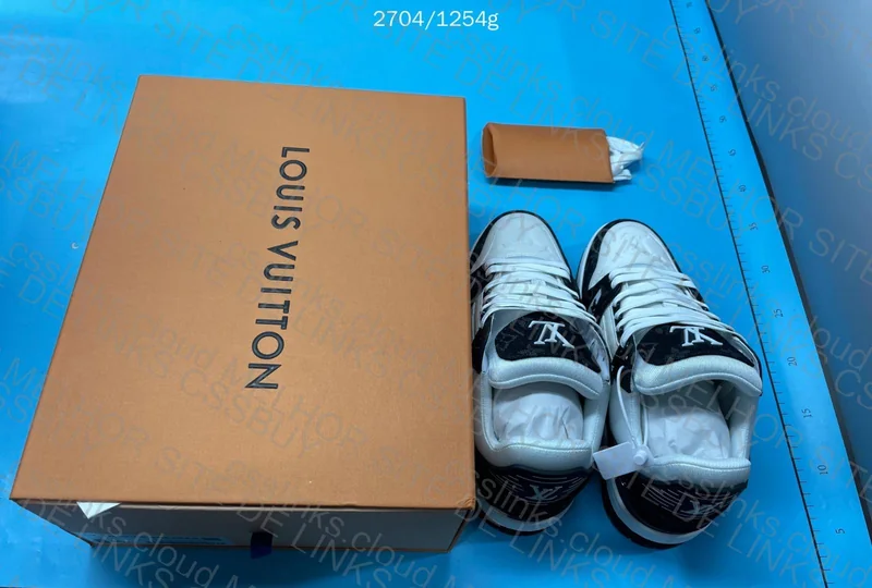 LV Trainer OvOSneakers 2