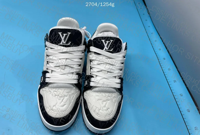 LV Trainer OvOSneakers 3
